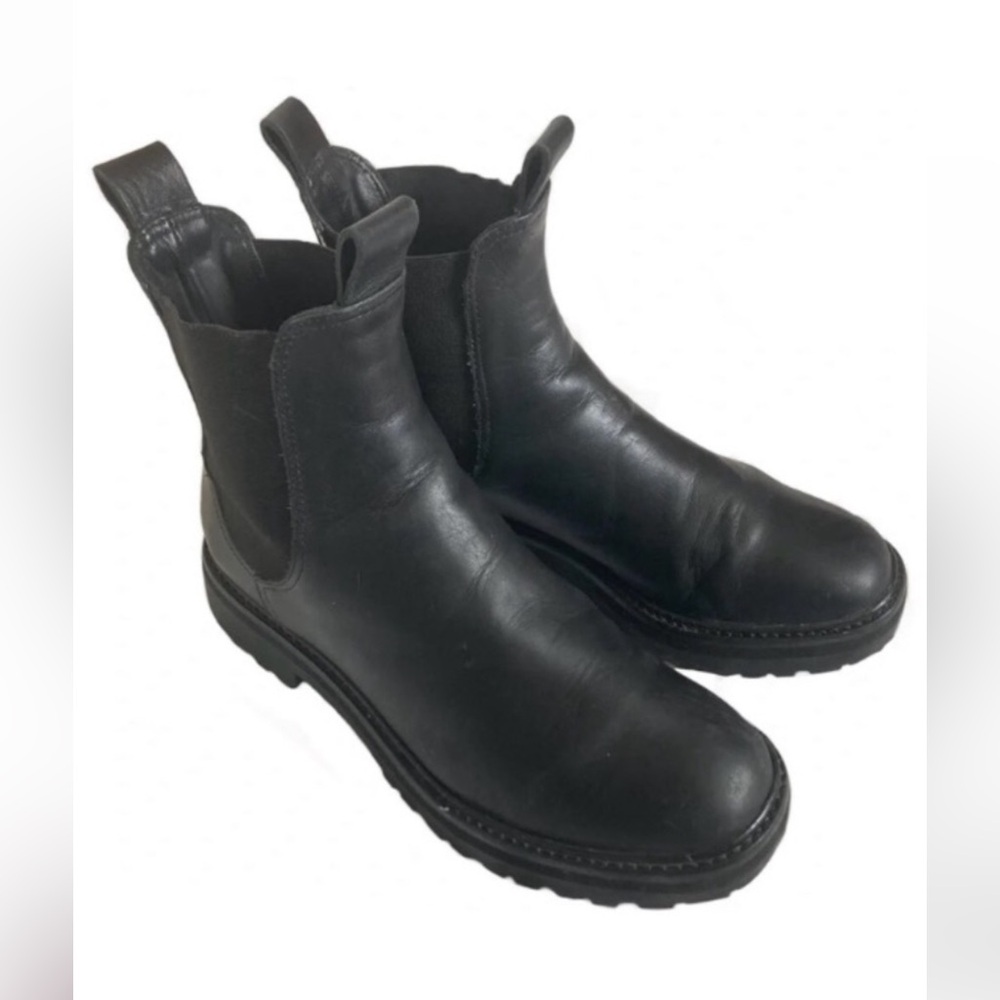 Everlane Black Leather Lug Chunky Sole Chelsea Ankle Bootie